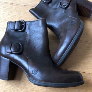 BORN Ondine brown booties with buckles